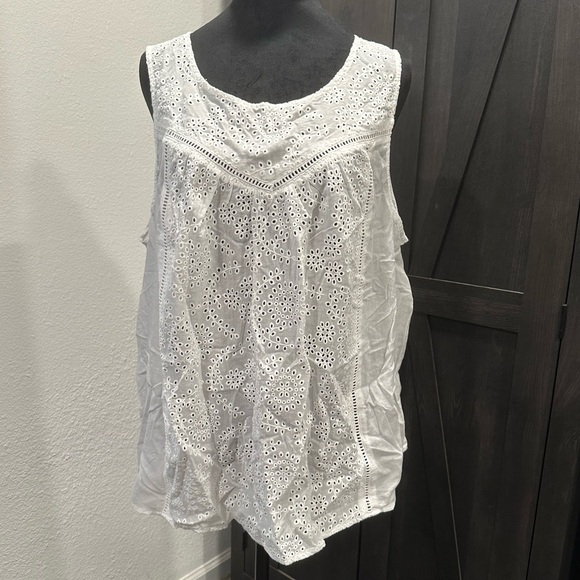 torrid Tops - Torrid White Eyelet Tank Top